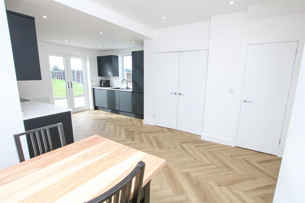 OPEN PLAN LIVING DINING KITCHEN