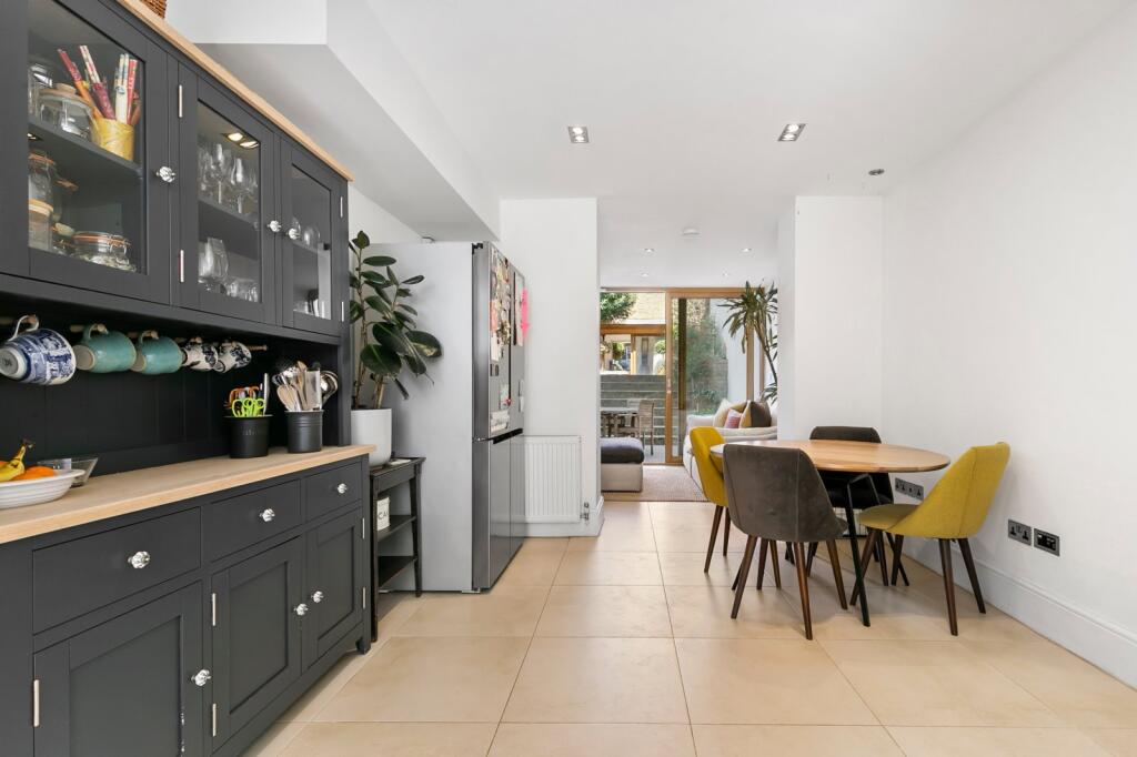 Kitchen / Dining