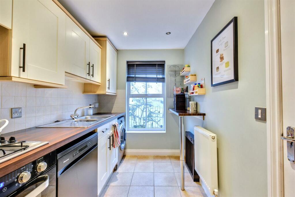 Kitchen_1.jpeg