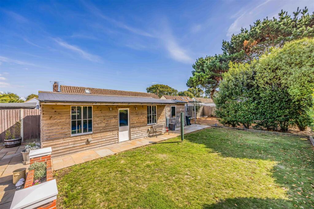 14 Salterns Lane, Hayling Island-Small-PorticoMark