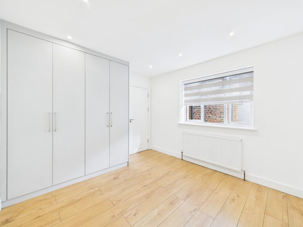 CAM03519G0-PR0383...