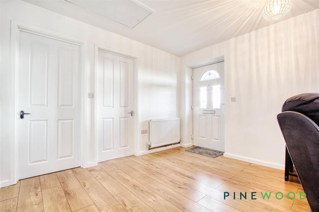 ENTRANCE (ANNEXE)
