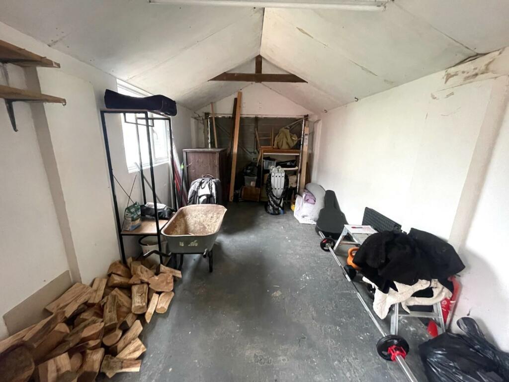 Garage 2.JPG