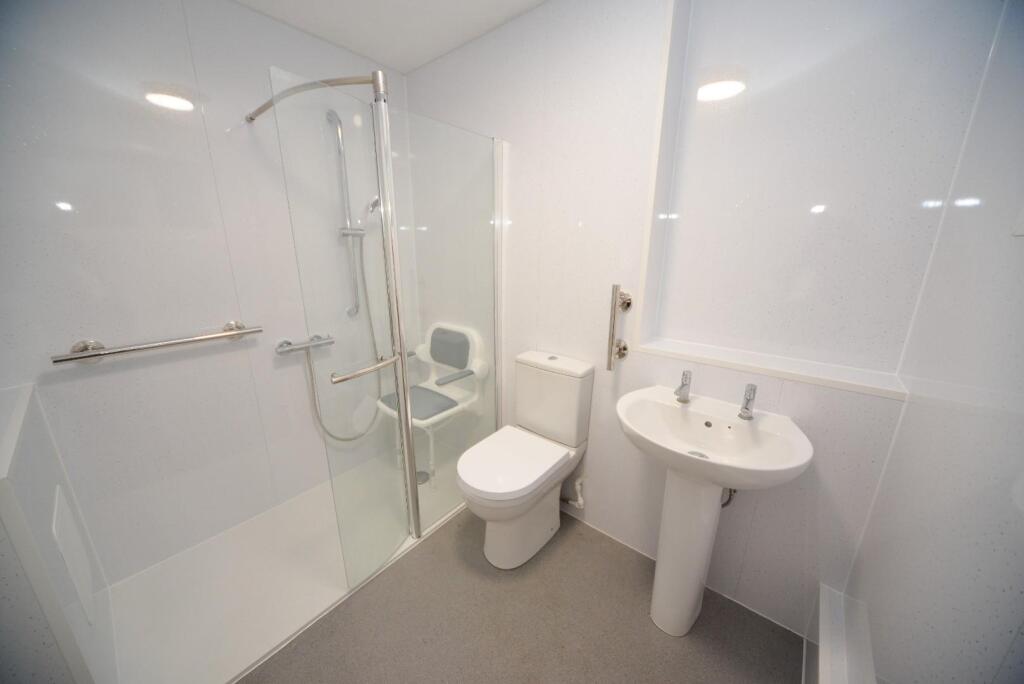 Shower Room.jpg