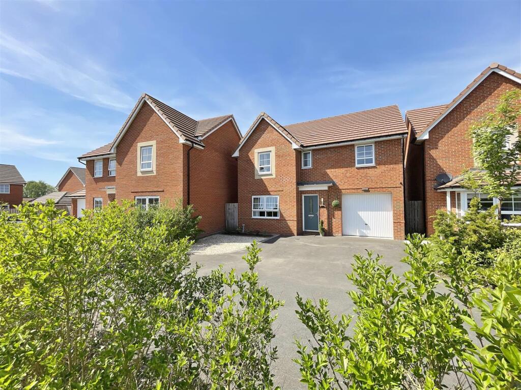 Front External/Driveway