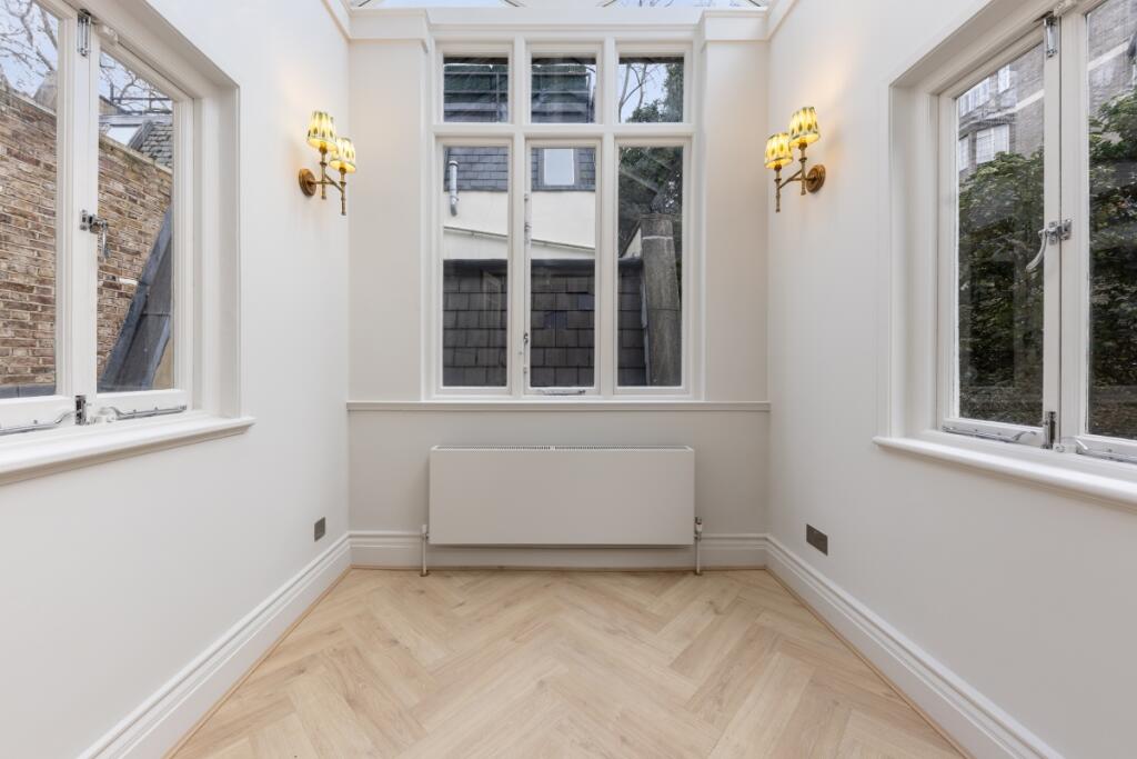 Albion Street 45 ...