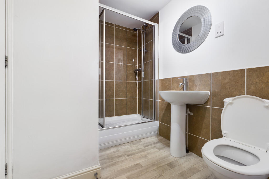 En-Suite/Downstai...