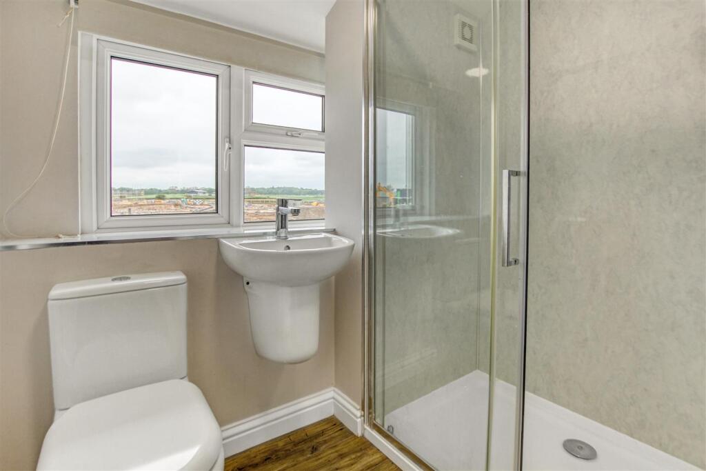 First floor En suite