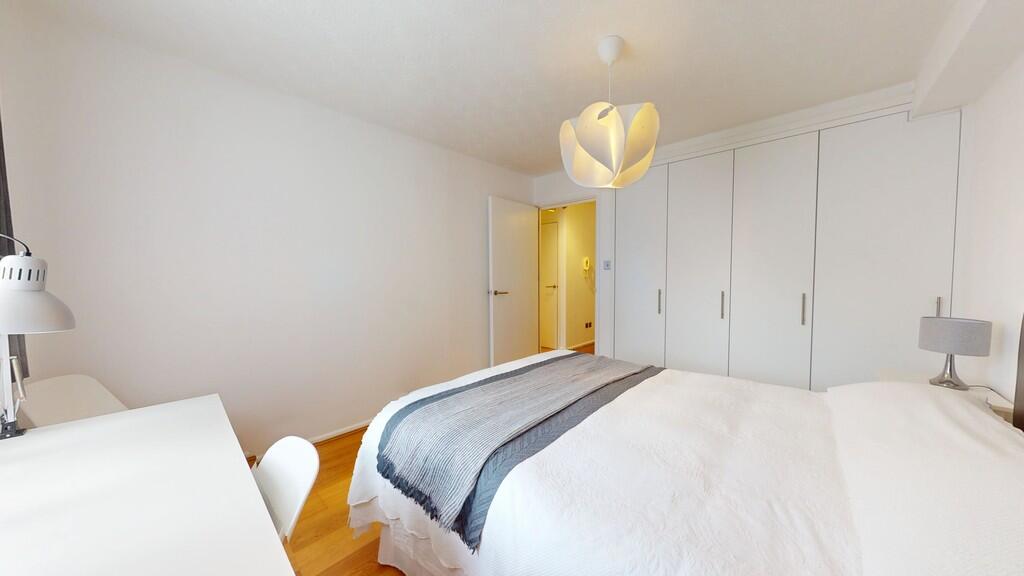 Bedroom 1 - Angle...