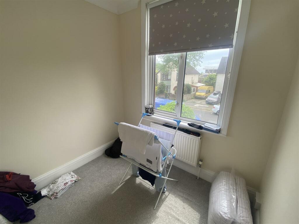 Bedroom 4.jpg
