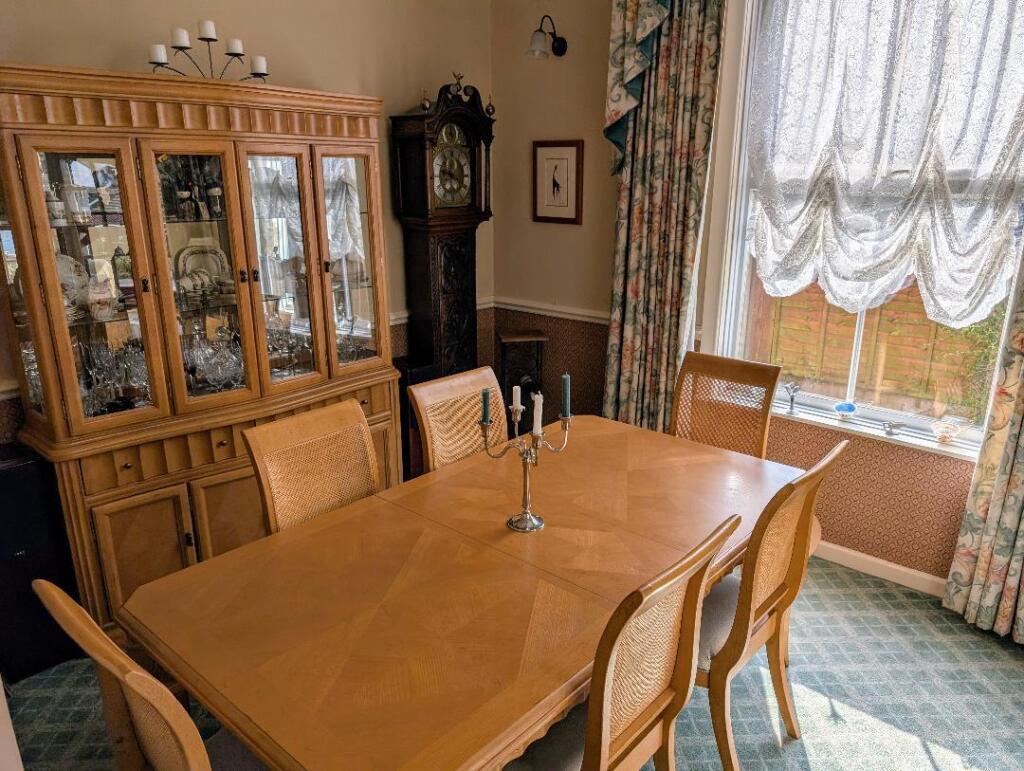 Dining Room 1.jpg