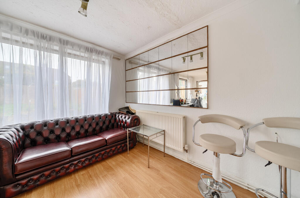 1304215-6-684182a...