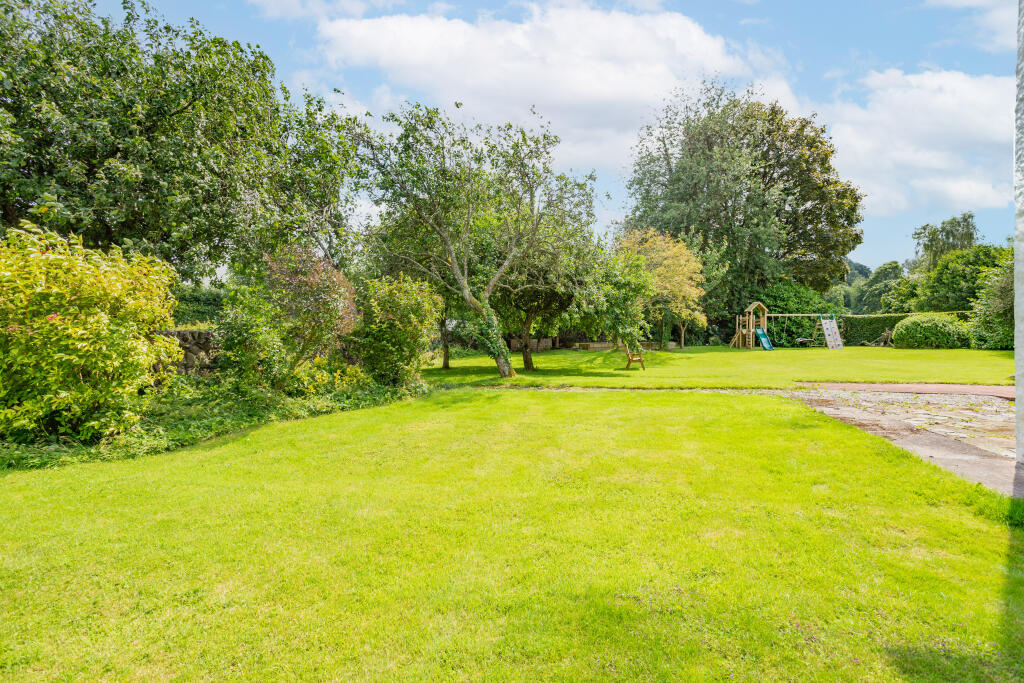 Gardens &amp; Play Area