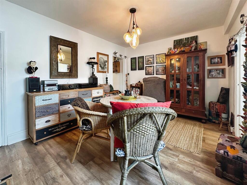 42d7959c-image_picker_8BFE8E0A-0F7A-4696-B8DF-8278