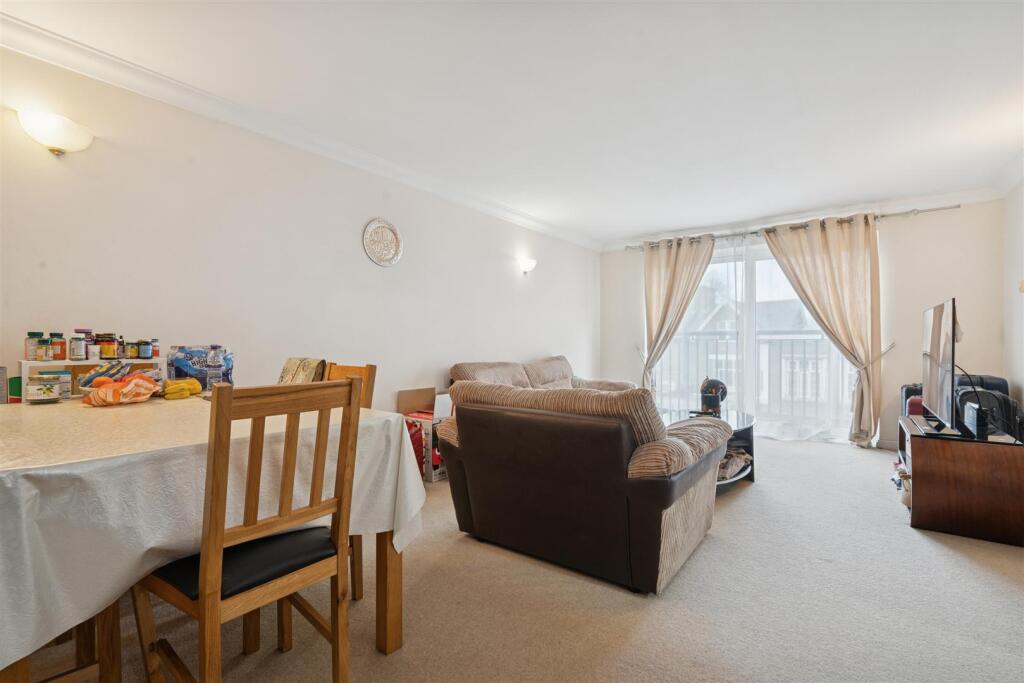 23 Viscount point, 199 The broadway, sw19 receptio
