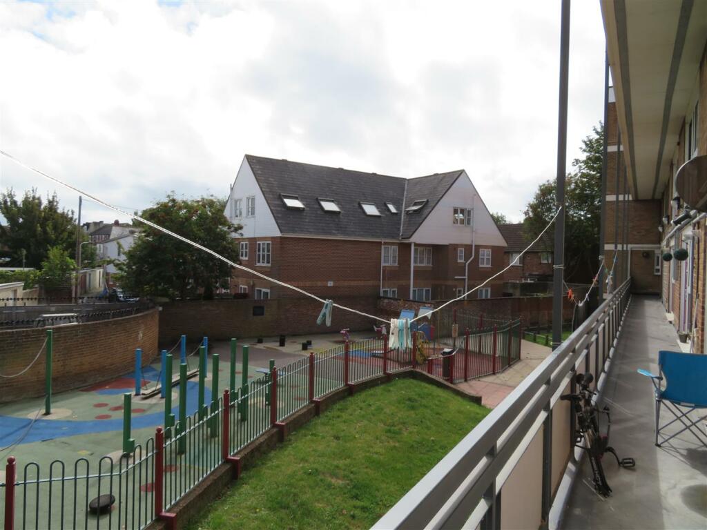 13 Milverton View.JPG