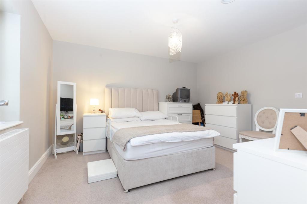 Master Bedroom 2.jpg