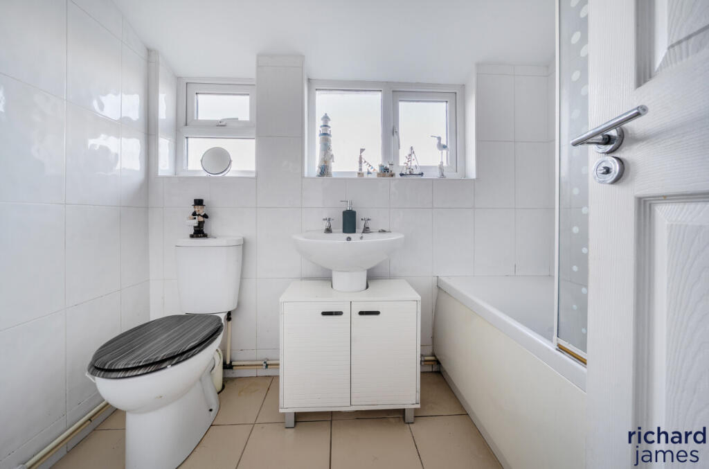 2dbd09acfa40479eaa330d229f955c63