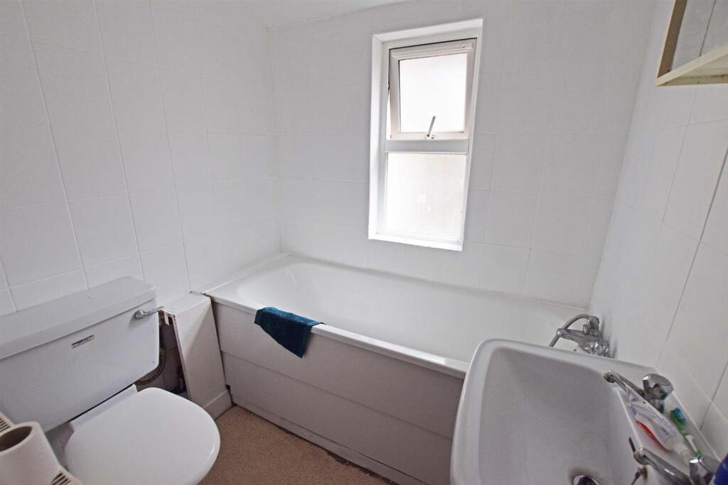 first floor flat bathroom