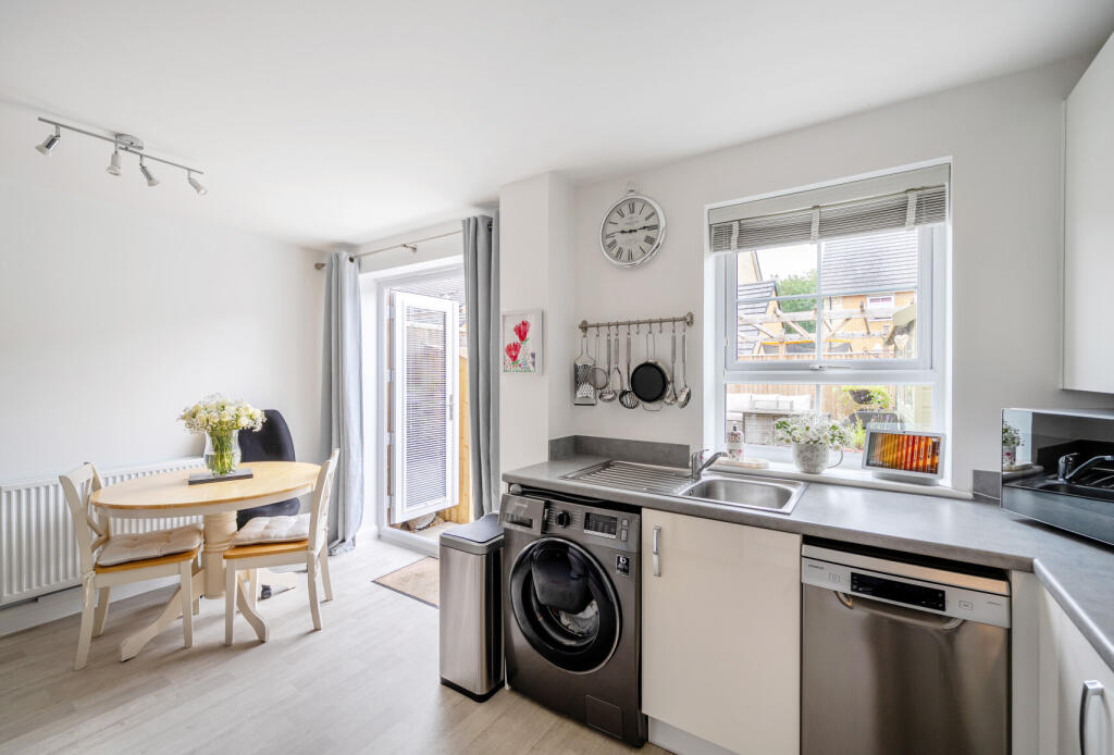 1326742-12-6878bc...