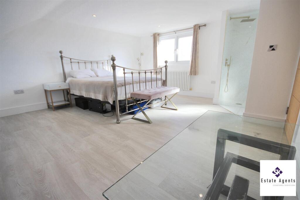 Attic Bedroom and En-Suite