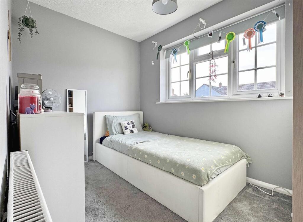 Bedroom 4.jpg
