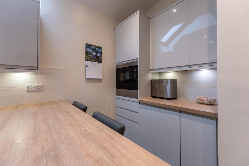 1 Fern Lea Mews-002.jpg