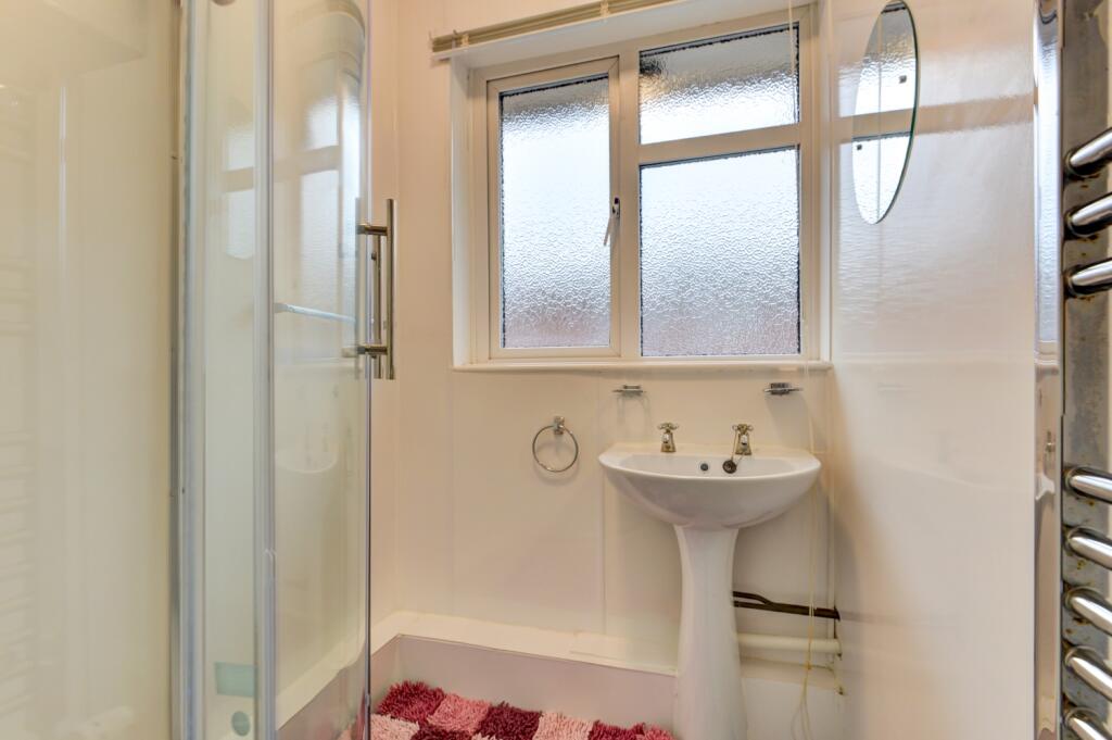 62 Hollingdean Terrace Bathroom 1