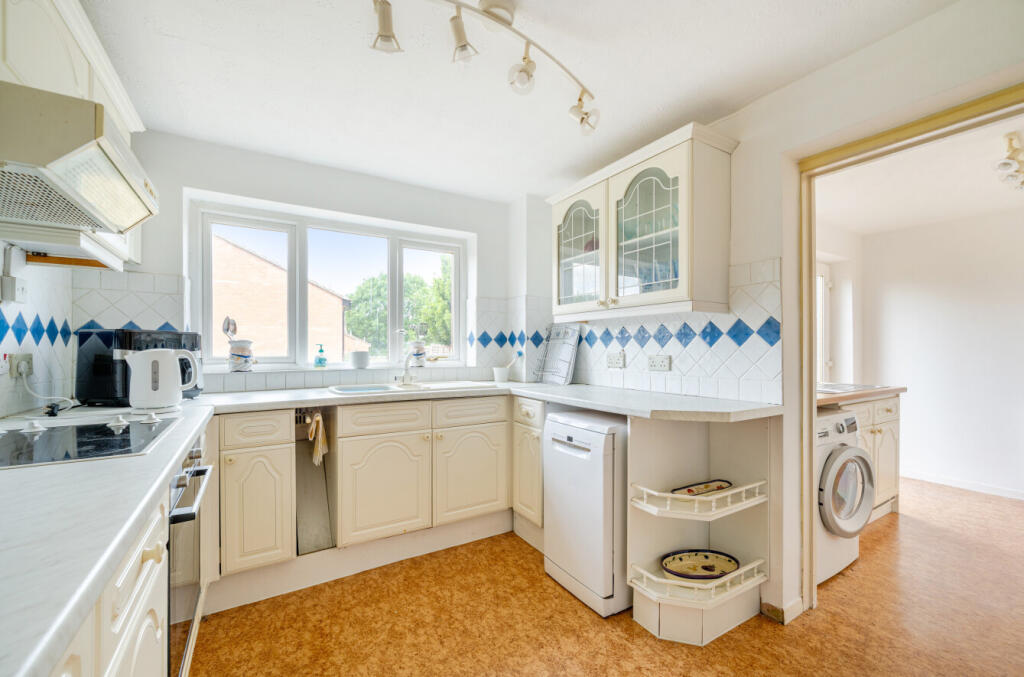 1313761-17-685be9...