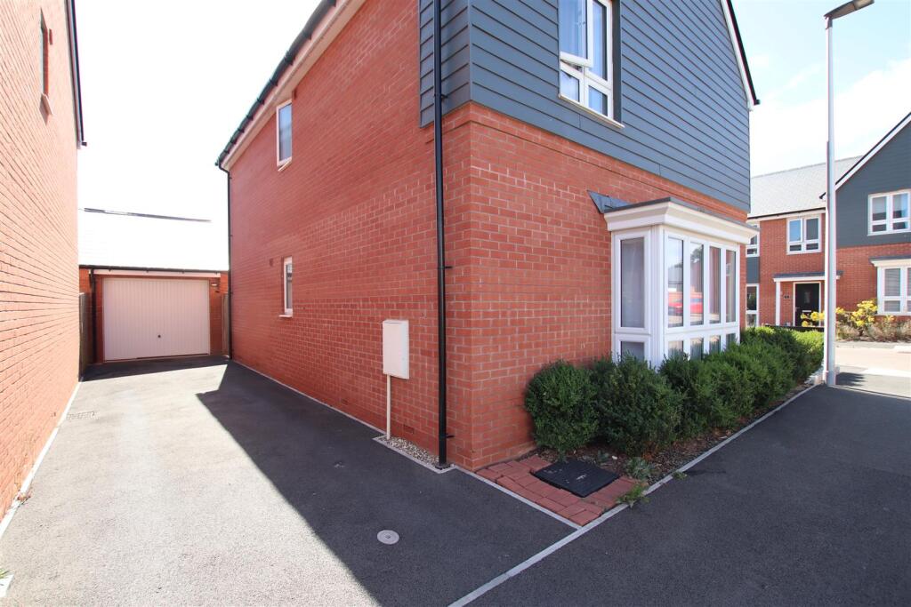 Garage and Driveway.JPG