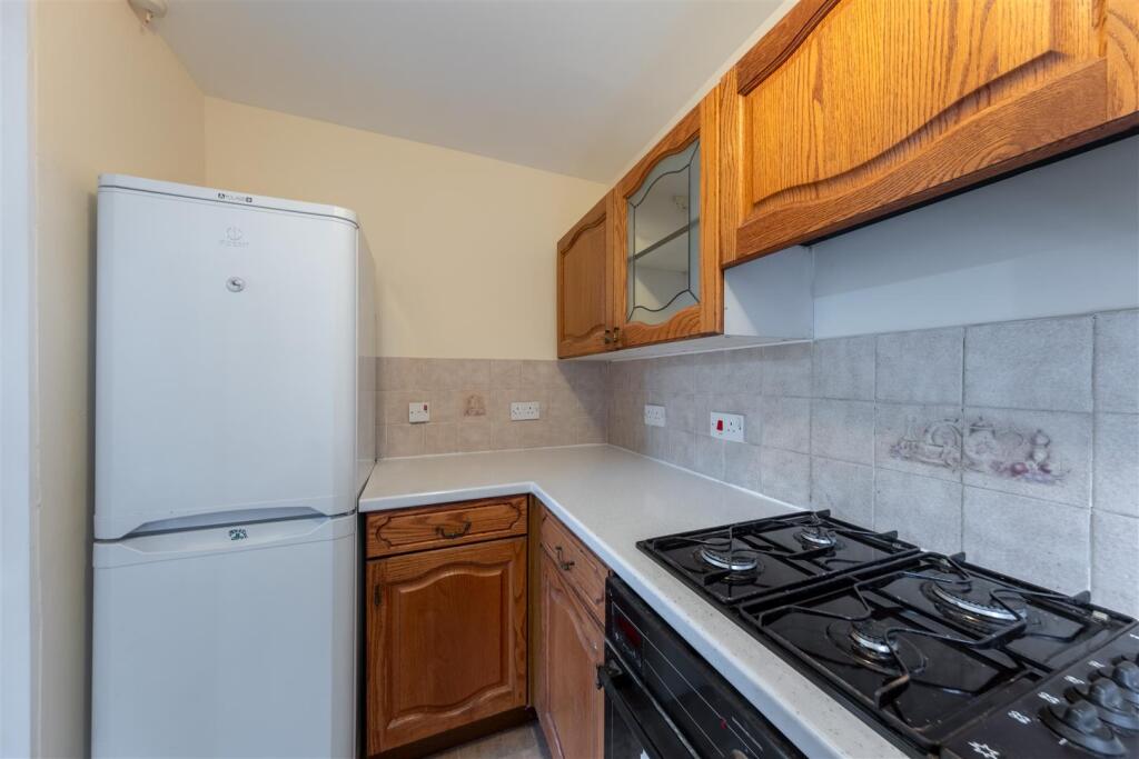 28 Rathbone Park-003.jpg