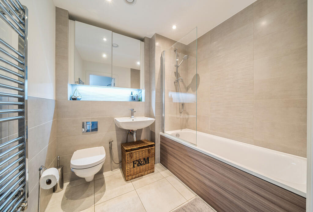 1343012-8-68a48bd...