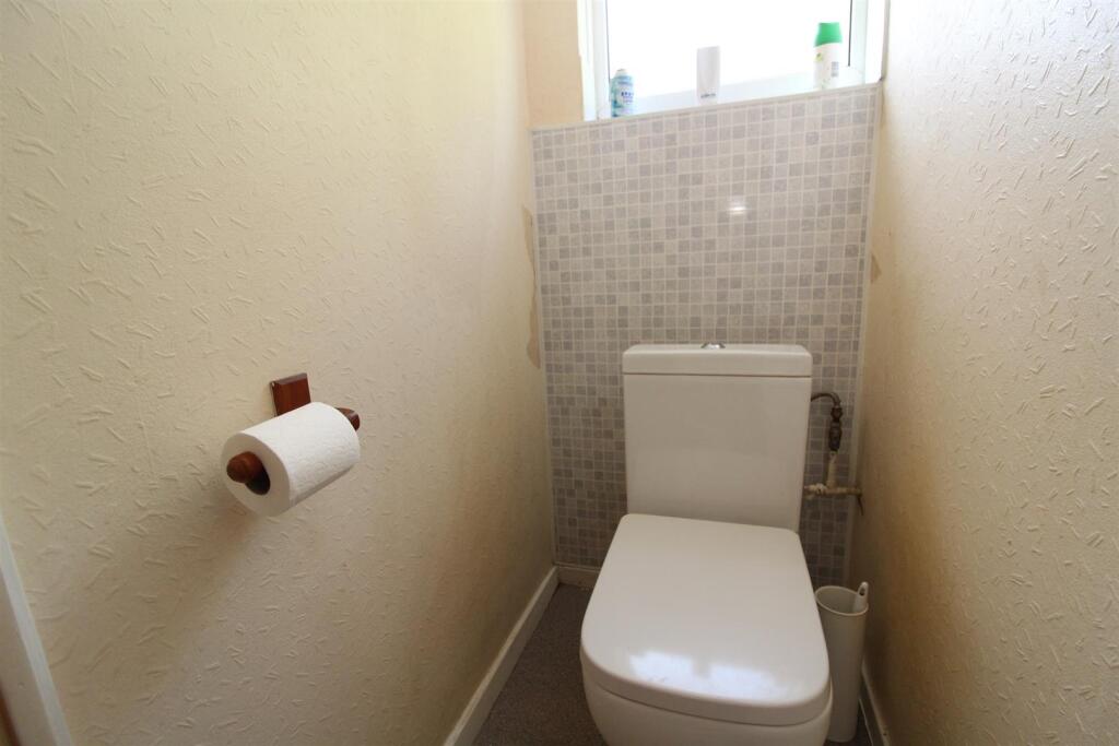 Toilet.JPG