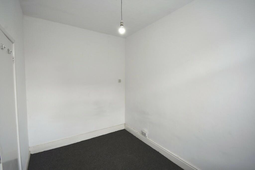 Front Room-min