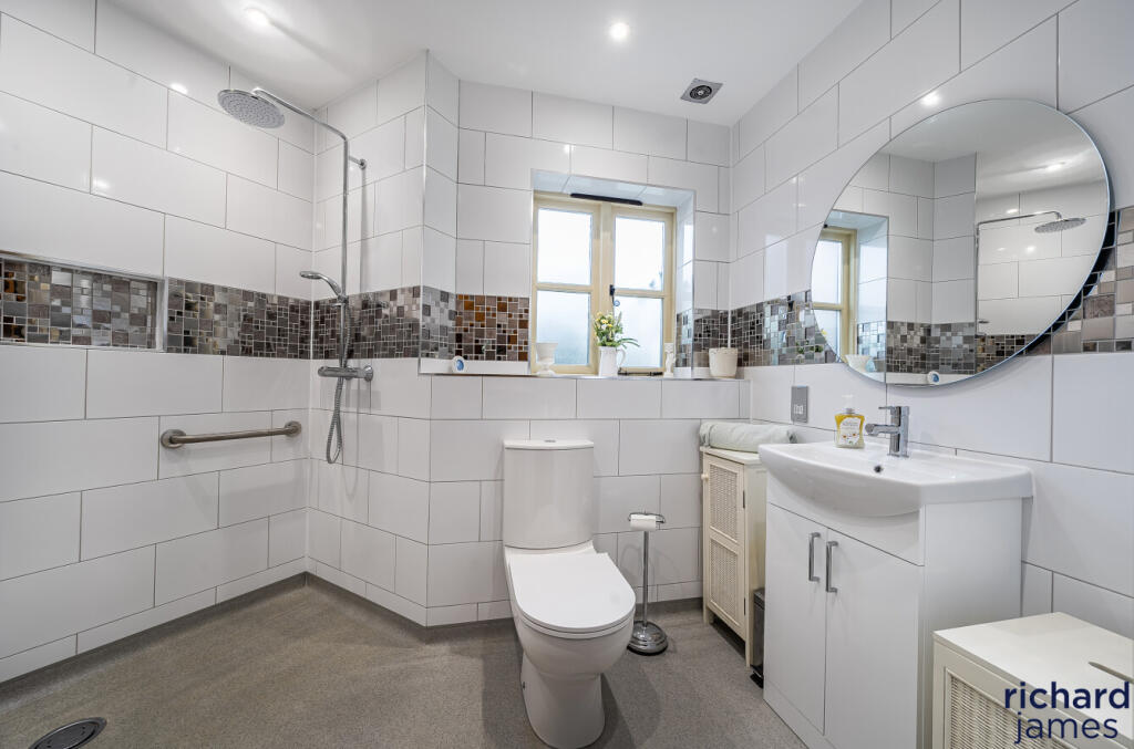 e106b124e2784c60af7778004e0b5ba5