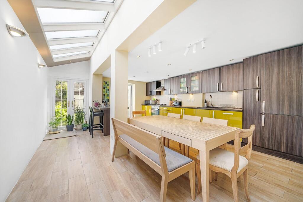 Kitchen.JPG