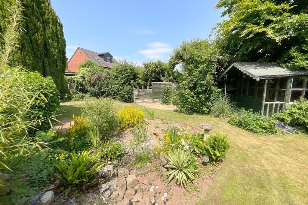 GARDEN 