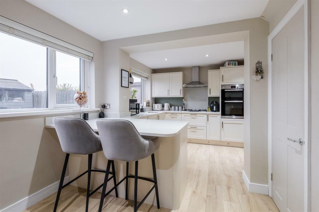 KITCHEN 2.jpg
