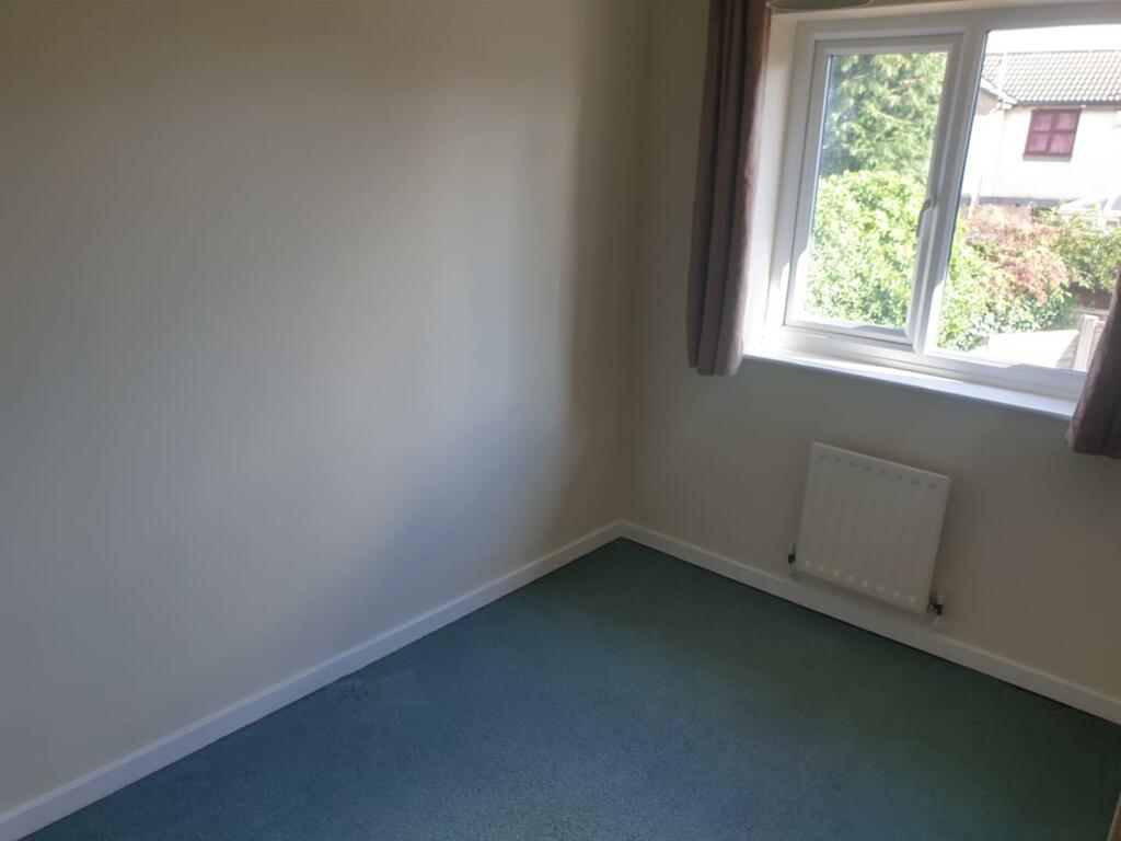 bedroom.JPG