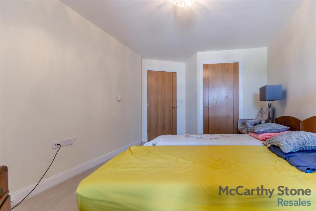 8646297-interior10.jpg