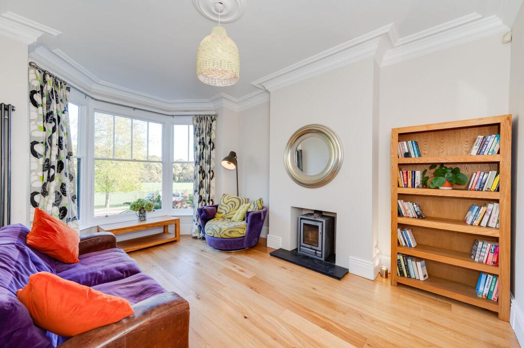 KITCHEN, DINER AND LIVING ROOM