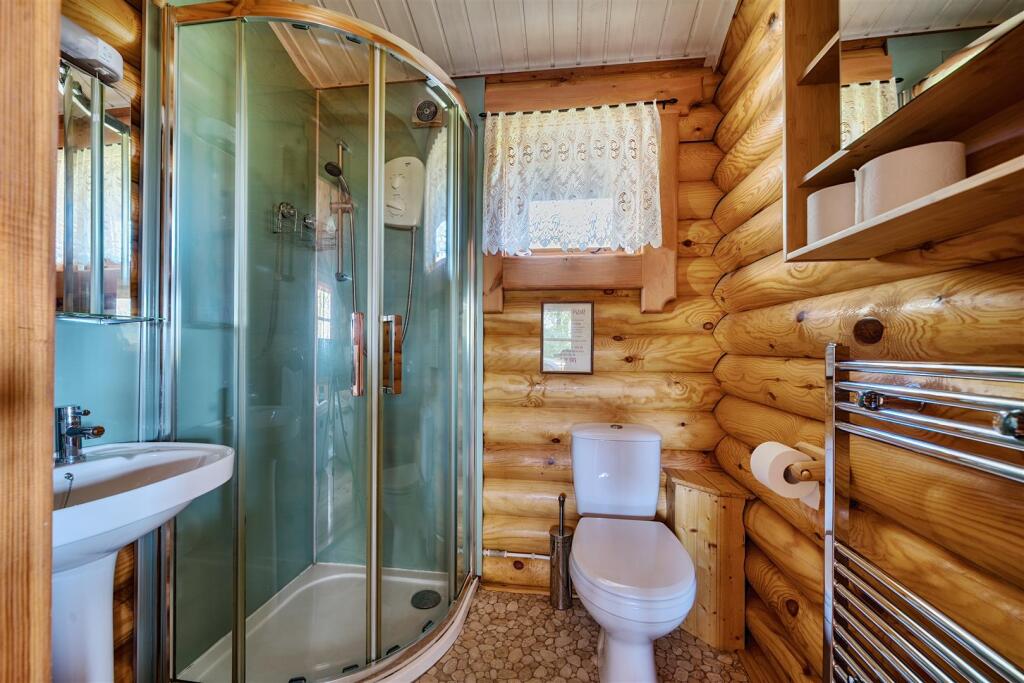 Lodge Shower Room