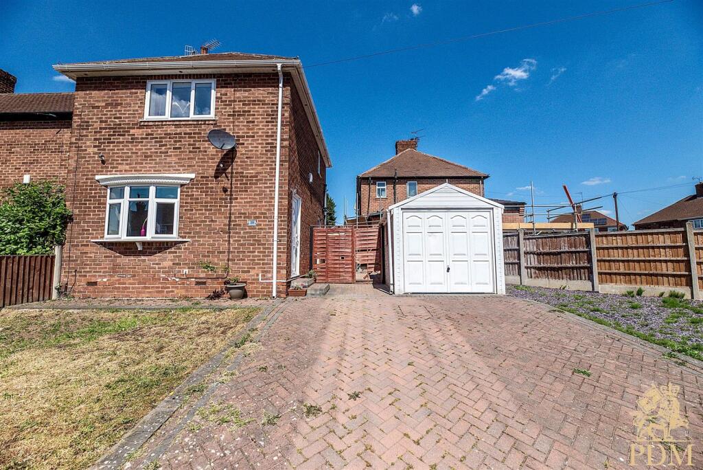 39 Felstead Road (1 of 29).jpg