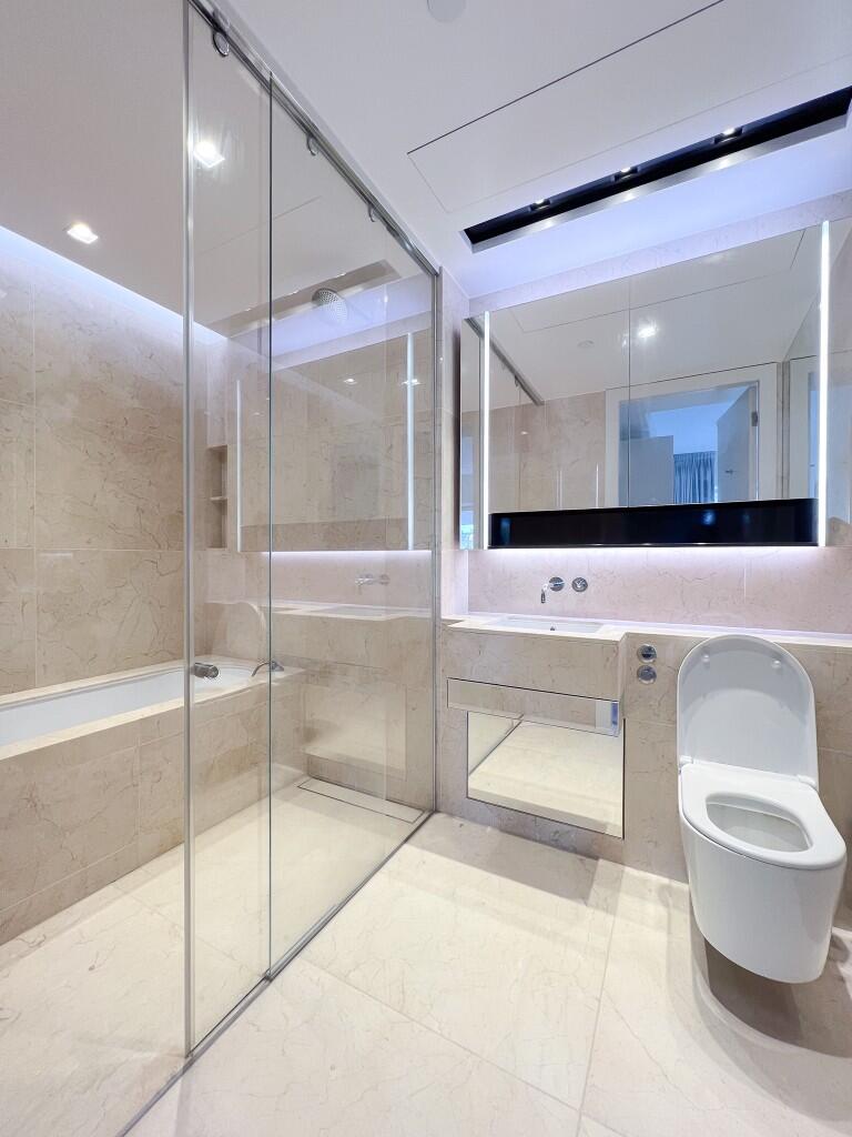 Master ensuite