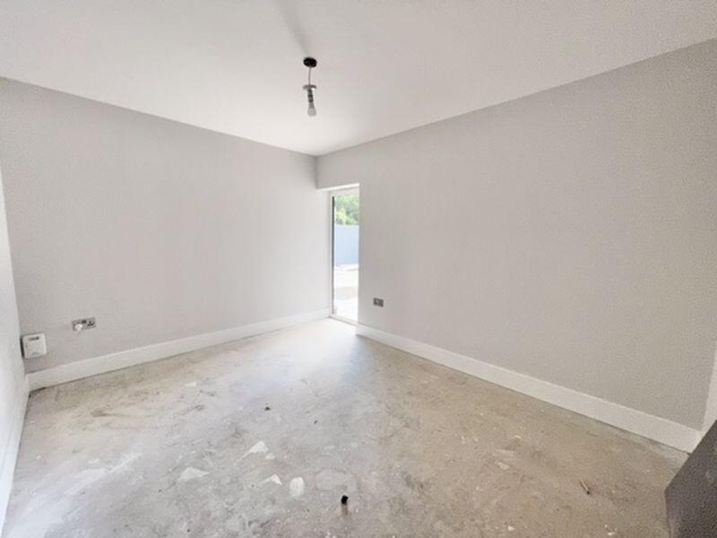 Separate reception room