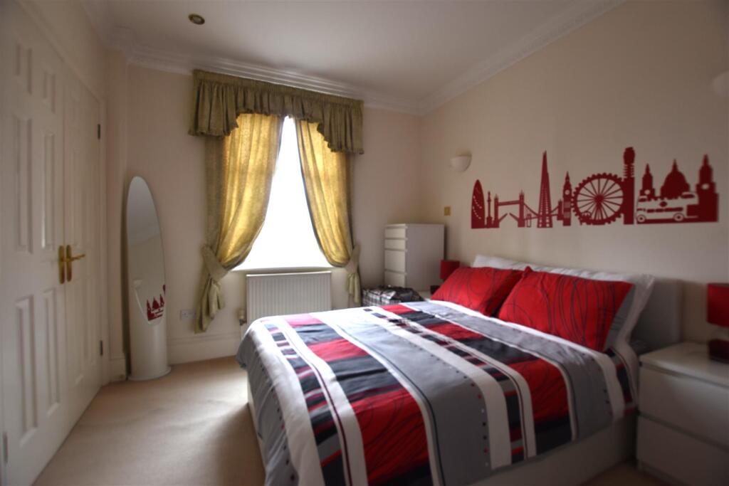 bedroom 2.JPG