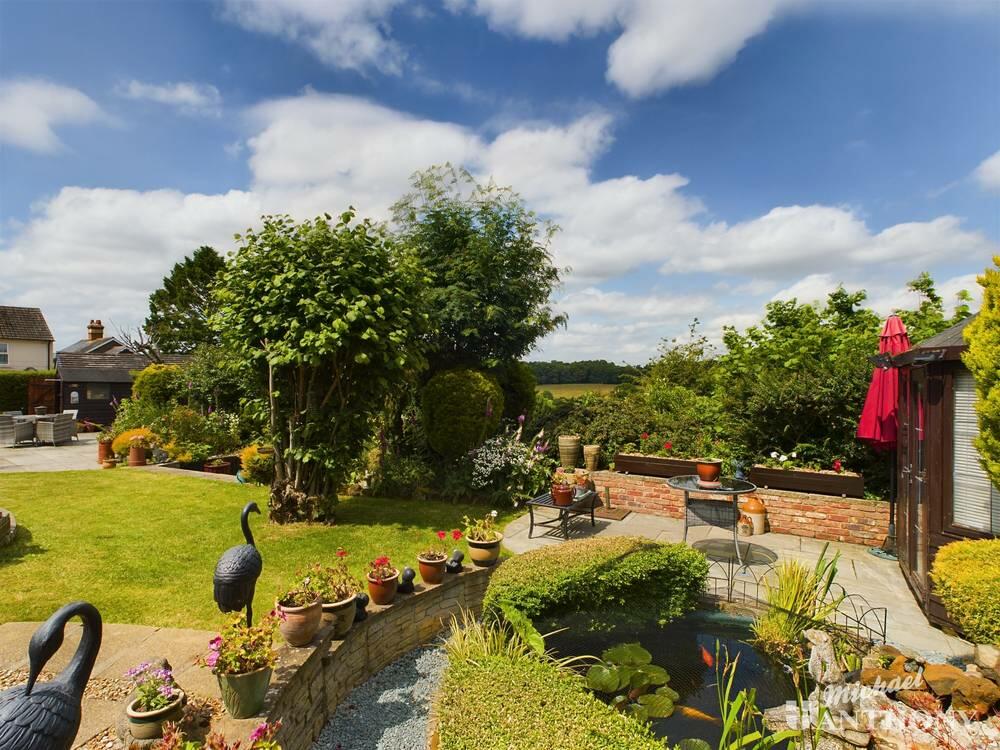 CAM02773G0-PR0140-STILL003-thumbnail-h750-70