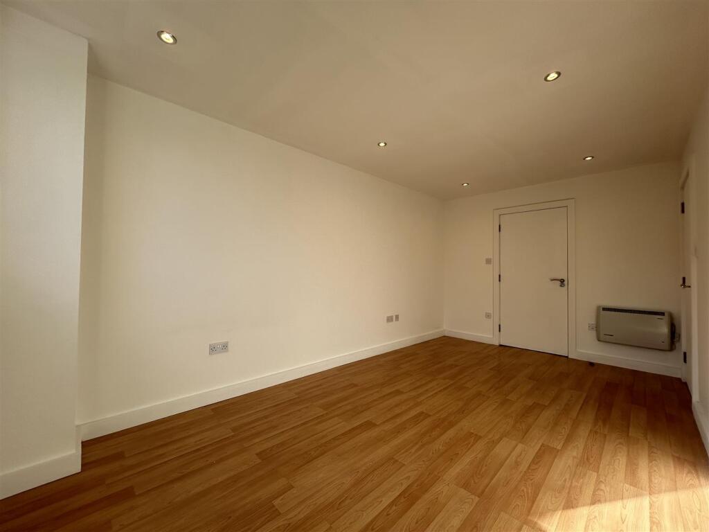 1st Bedroom.jpeg