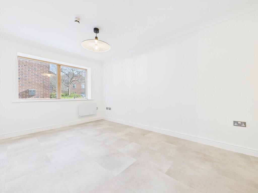 CAM04273G0-PR0094...