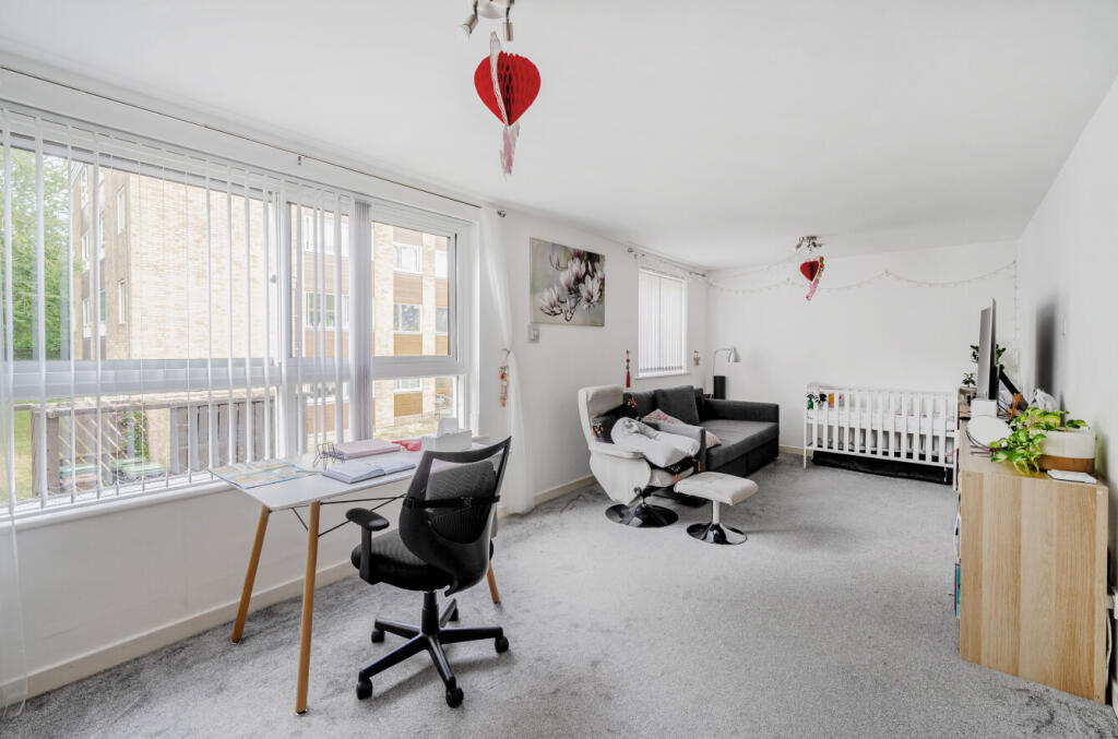 1313905-7-685a9cd...